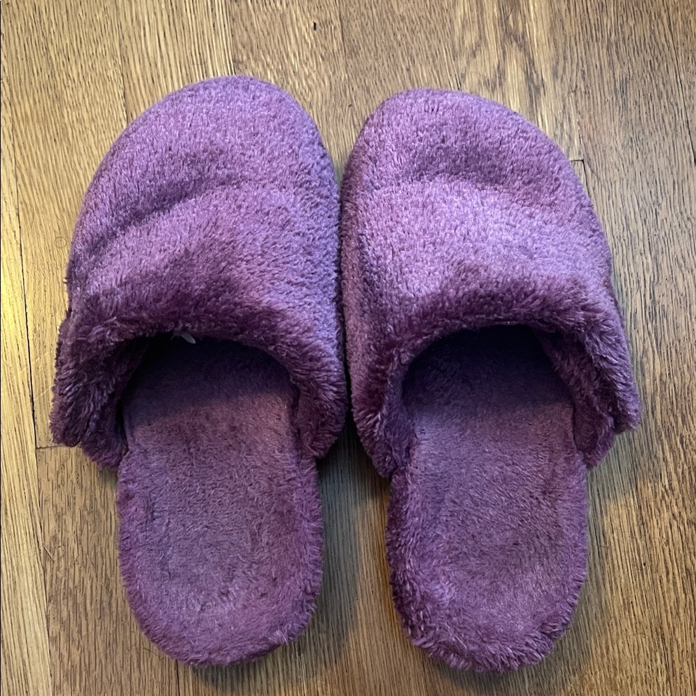 Vionic Purple Slippers